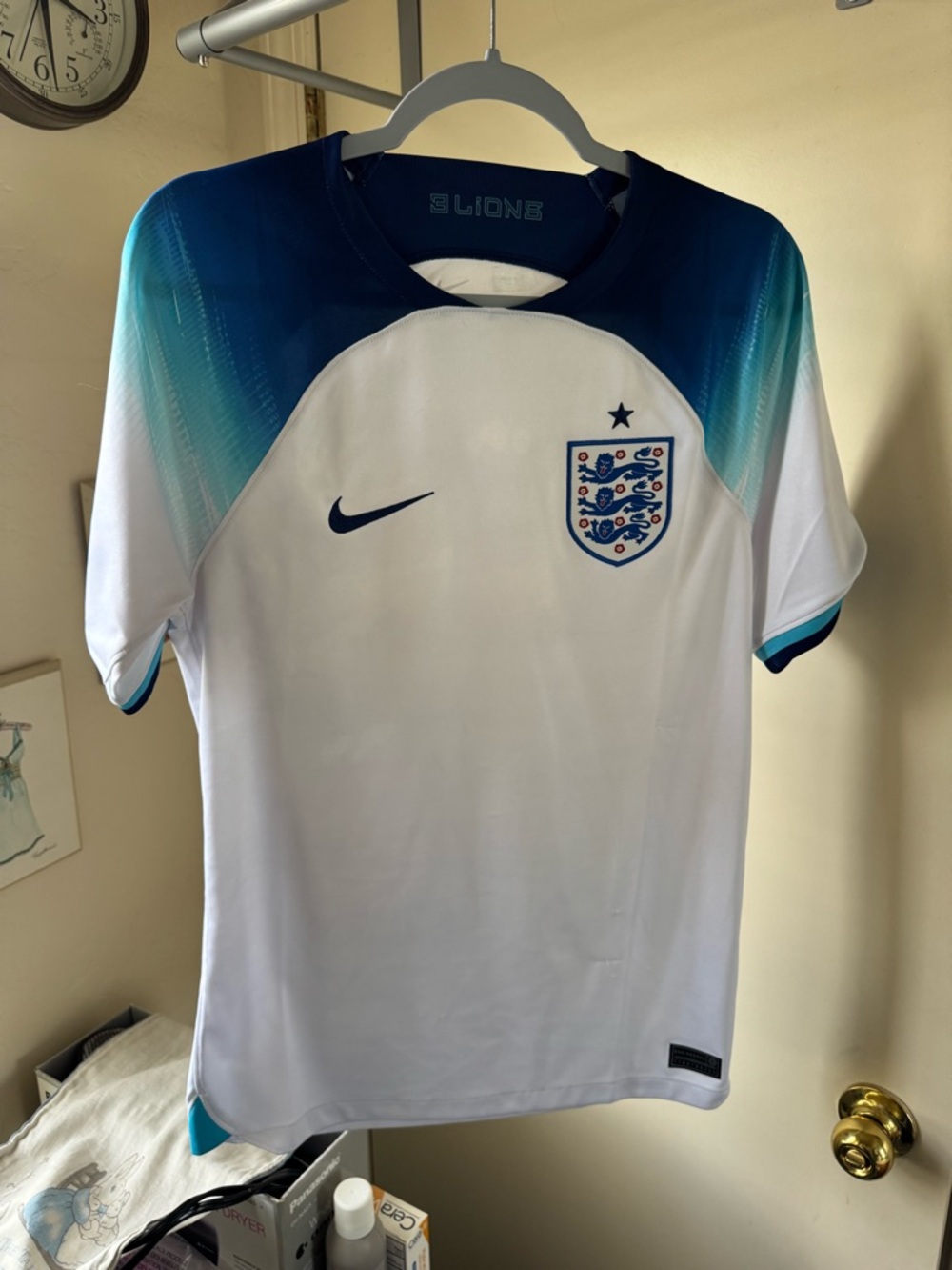 Nike England 2022/23 Home Soccer Jersey DN0687-101 Size S Slight Wear
